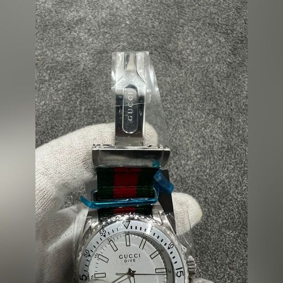 New Green & Red Gucci Watch - Picture 3 of 9